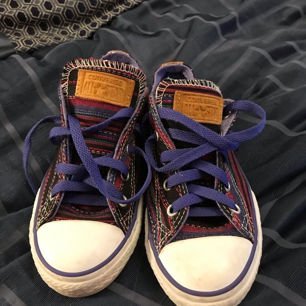 Super cute Aztec Converse sneakers - Picture 2 of 5